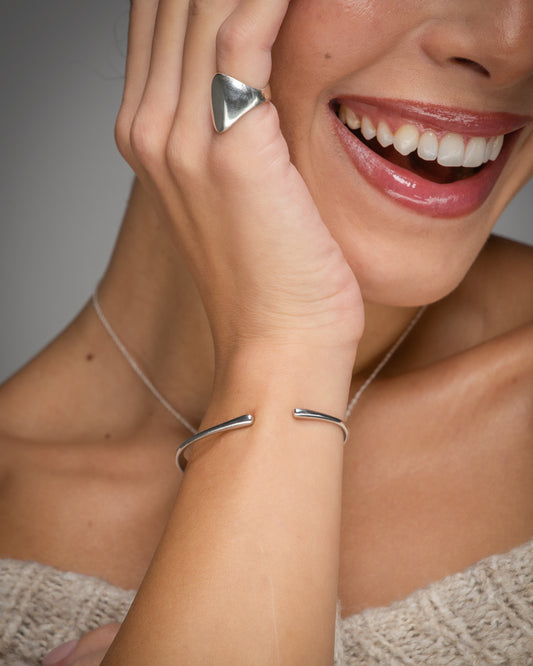 Line Bracelet